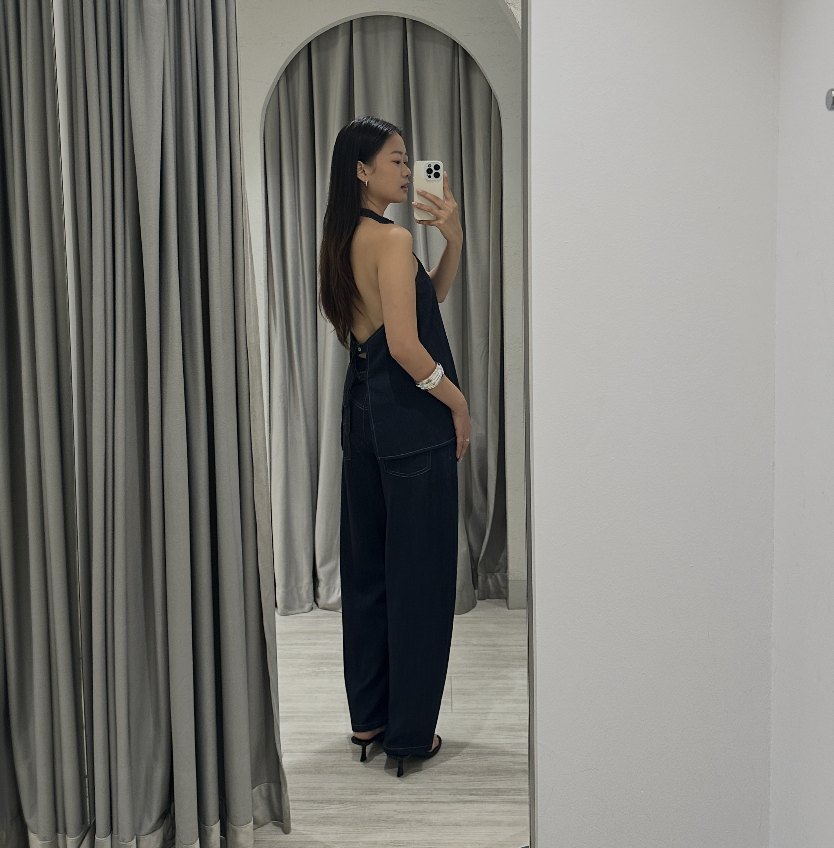 @eun_mjy 164cm, Bust 30.5", Waist 24", Hips 35"