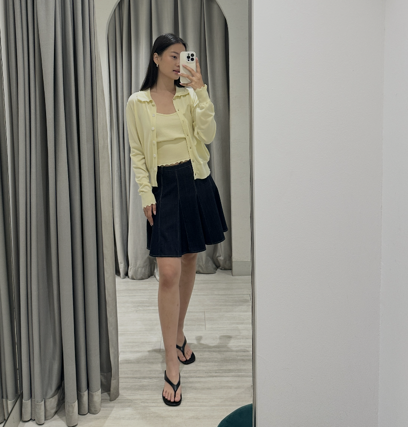 @eun_mjy 164cm, Bust 30.5", Waist 24", Hips 35"