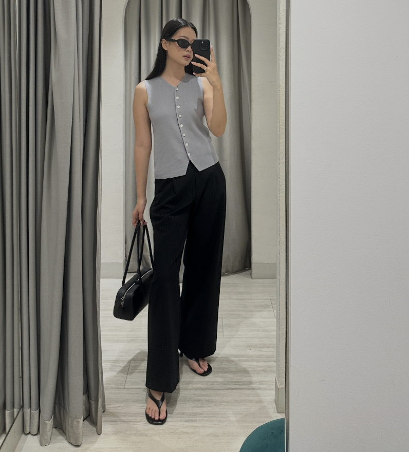 @eun_mjy 164cm, Bust 30.5", Waist 24", Hips 35"