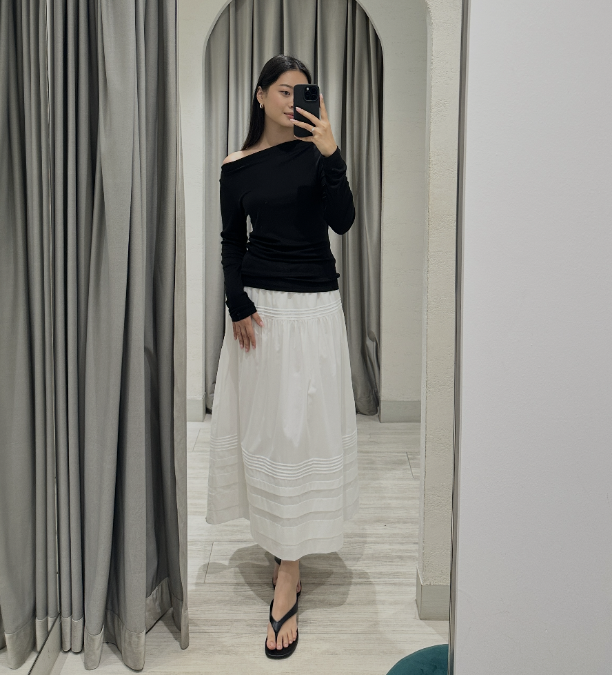 @eun_mjy 164cm, Bust 30.5", Waist 24", Hips 35"