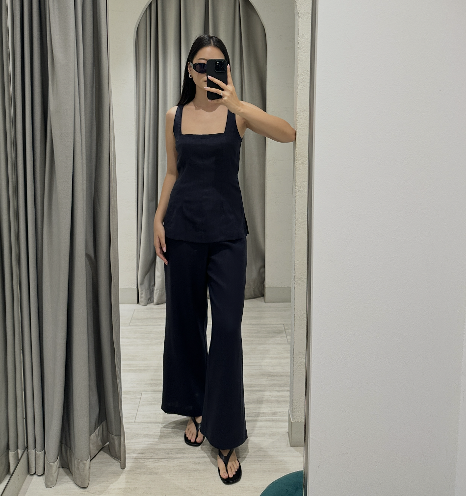 @eun_mjy 164cm, Bust 30.5", Waist 24", Hips 35"