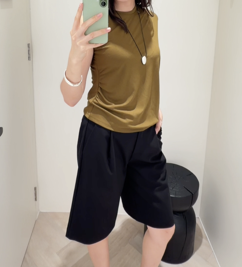 @gg5_official 175cm, Bust 33”, Waist 26”, Hips 36”