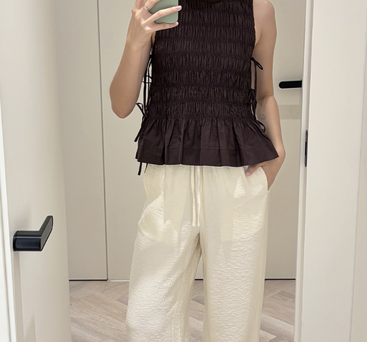 @gg5_official 175cm, Bust 33”, Waist 26”, Hips 36”