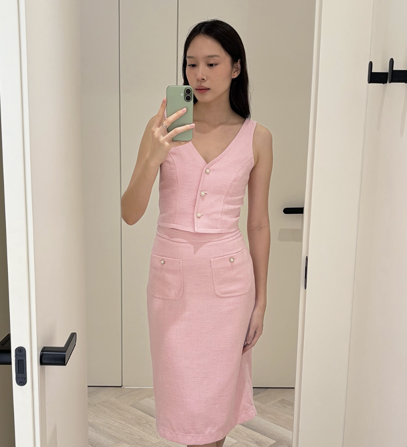 @gg5_official 175cm, Bust 33”, Waist 26”, Hips 36”