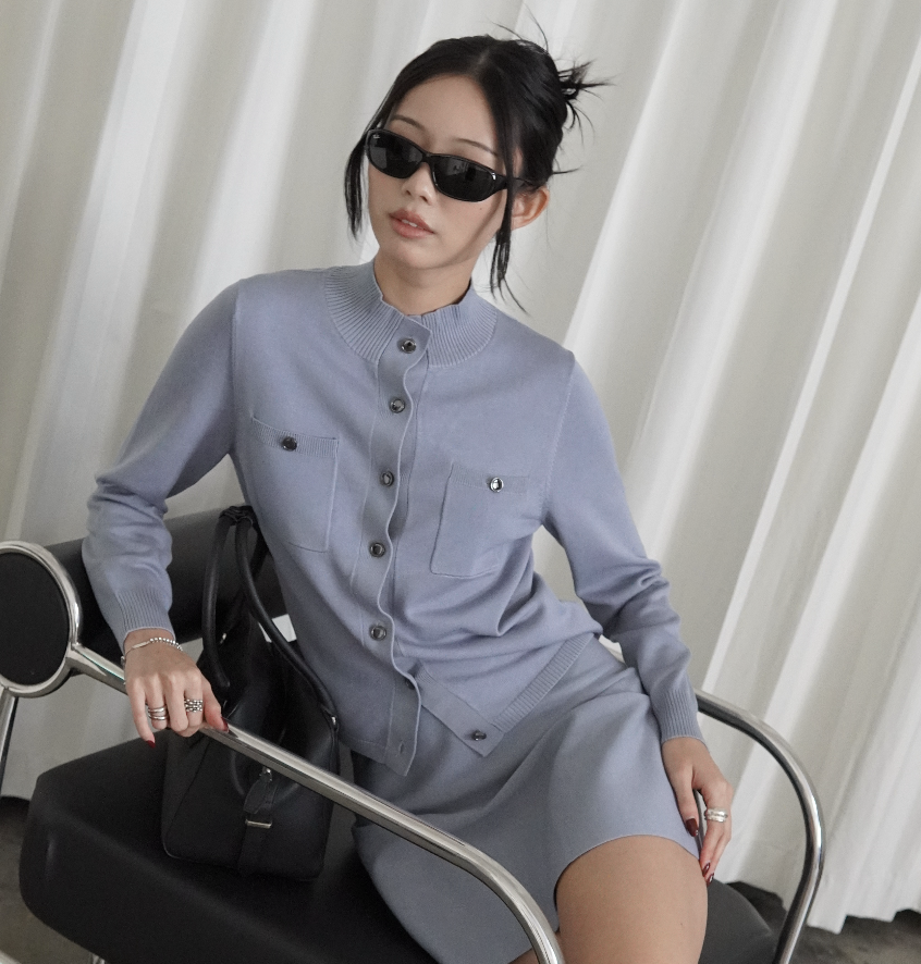 @gg5_official 173cm, Bust 30”, Waist 24.5”, Hips 32”