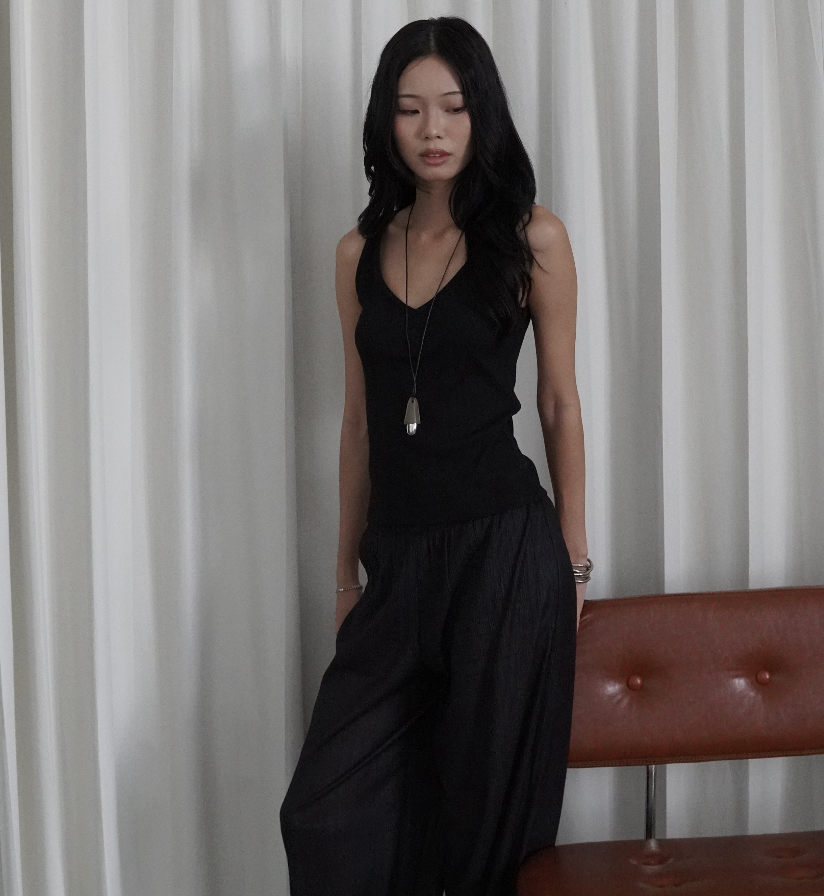 @gg5_official 173cm, Bust 30”, Waist 24.5”, Hips 32”