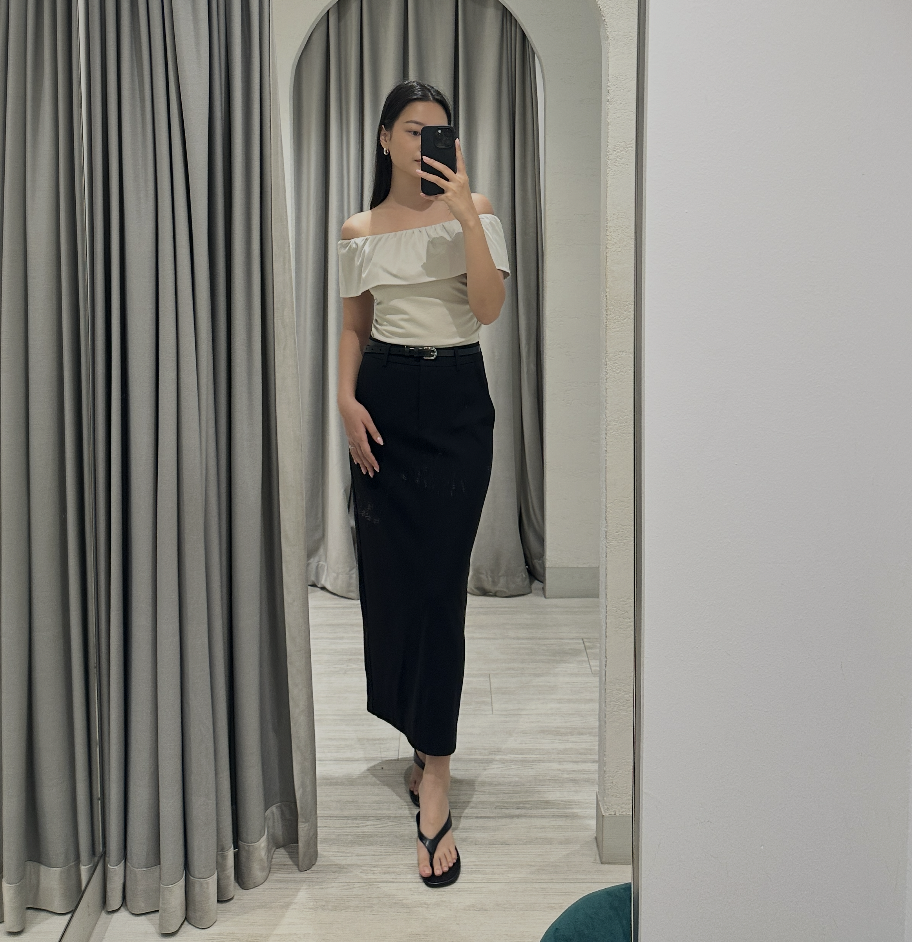 @eun_mjy 164cm, Bust 30.5", Waist 24", Hips 35"