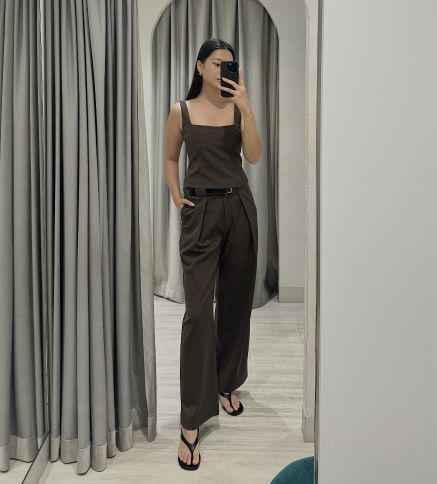 @eun_mjy 164cm, Bust 30.5", Waist 24", Hips 35"