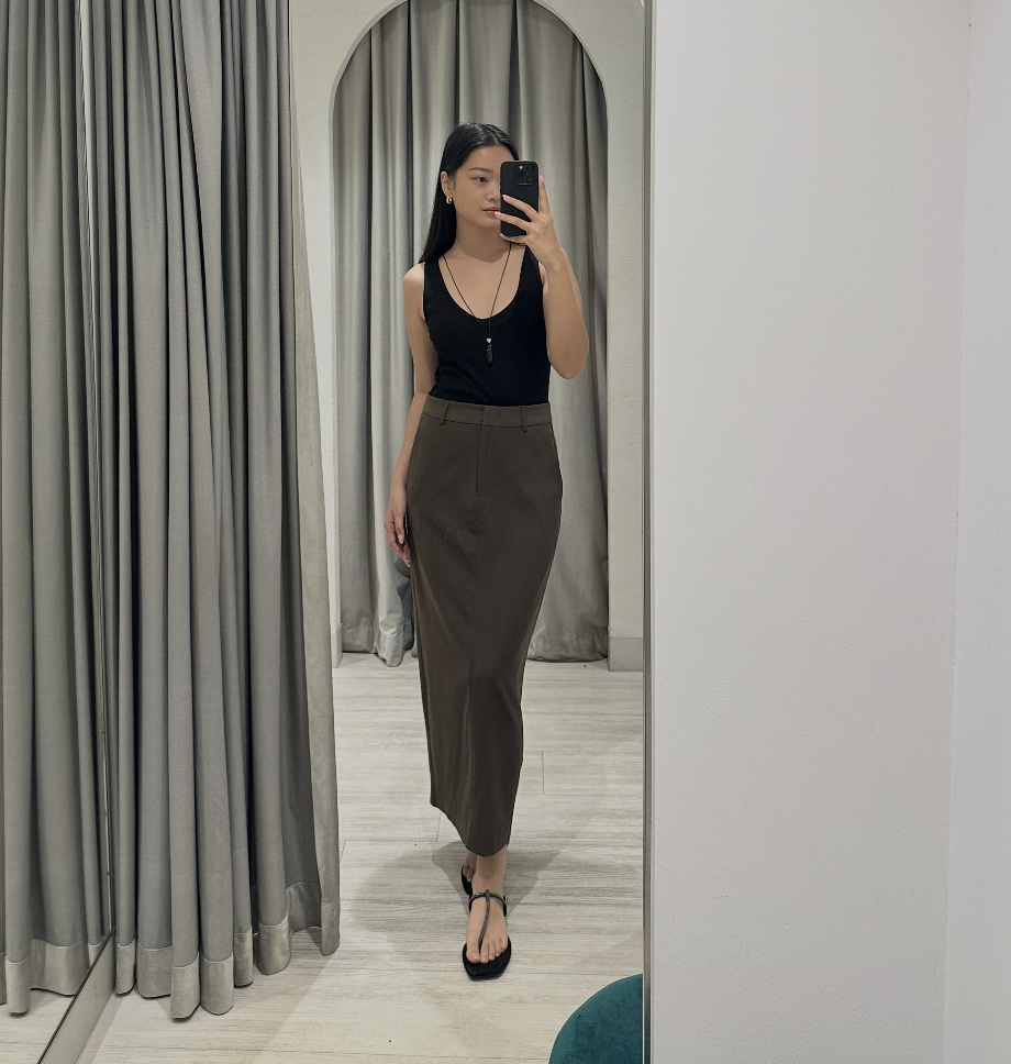 @eun_mjy 164cm, Bust 30.5", Waist 24", Hips 35"