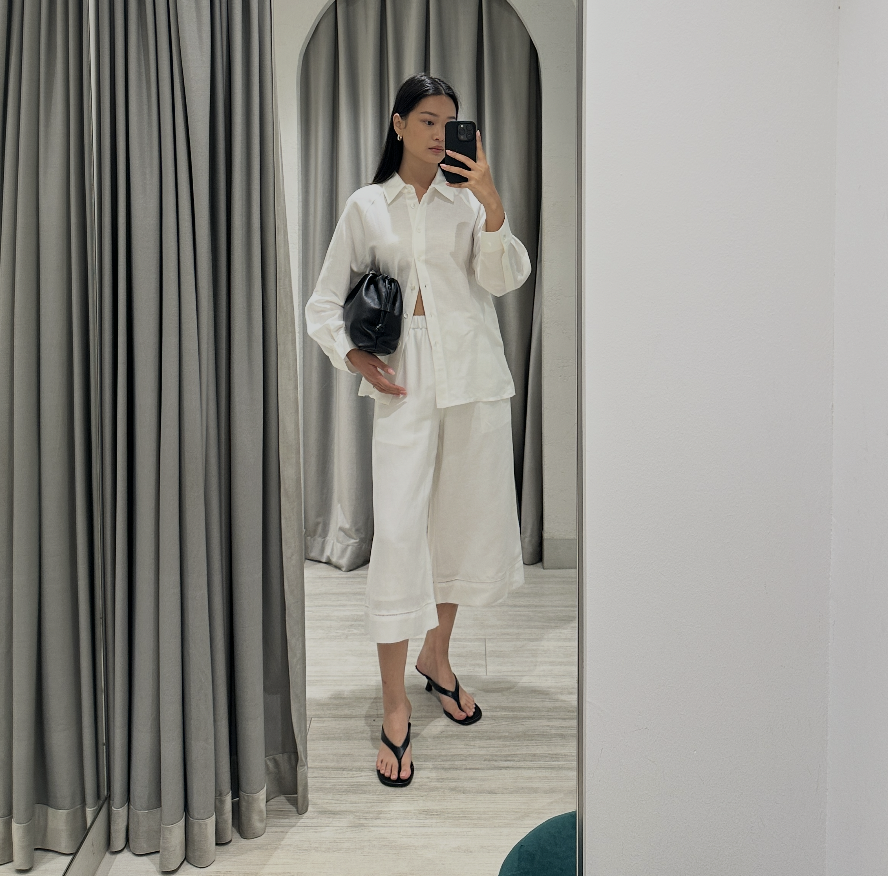 @eun_mjy 164cm, Bust 30.5", Waist 24", Hips 35"