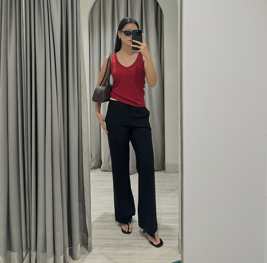 @eun_mjy 164cm, Bust 30.5", Waist 24", Hips 35"