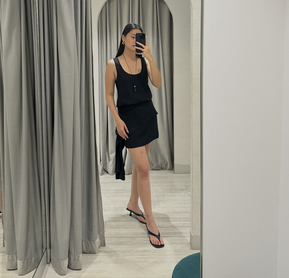 @eun_mjy 164cm, Bust 30.5", Waist 24", Hips 35"