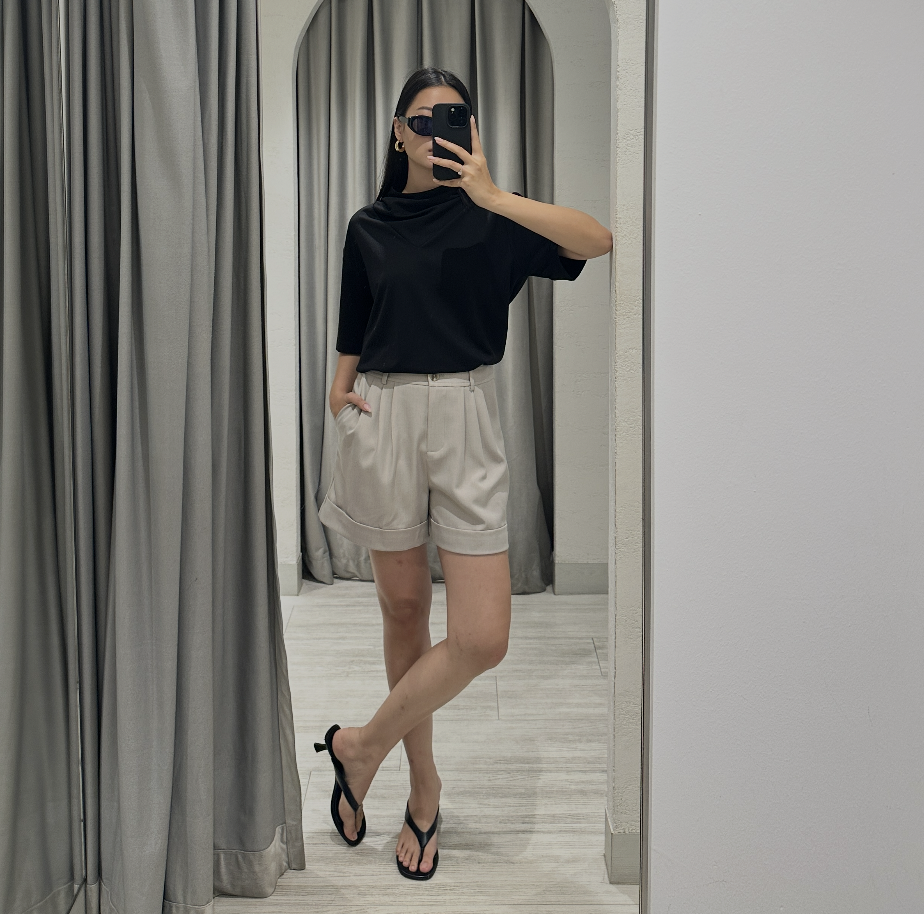 @eun_mjy 164cm, Bust 30.5", Waist 24", Hips 35"
