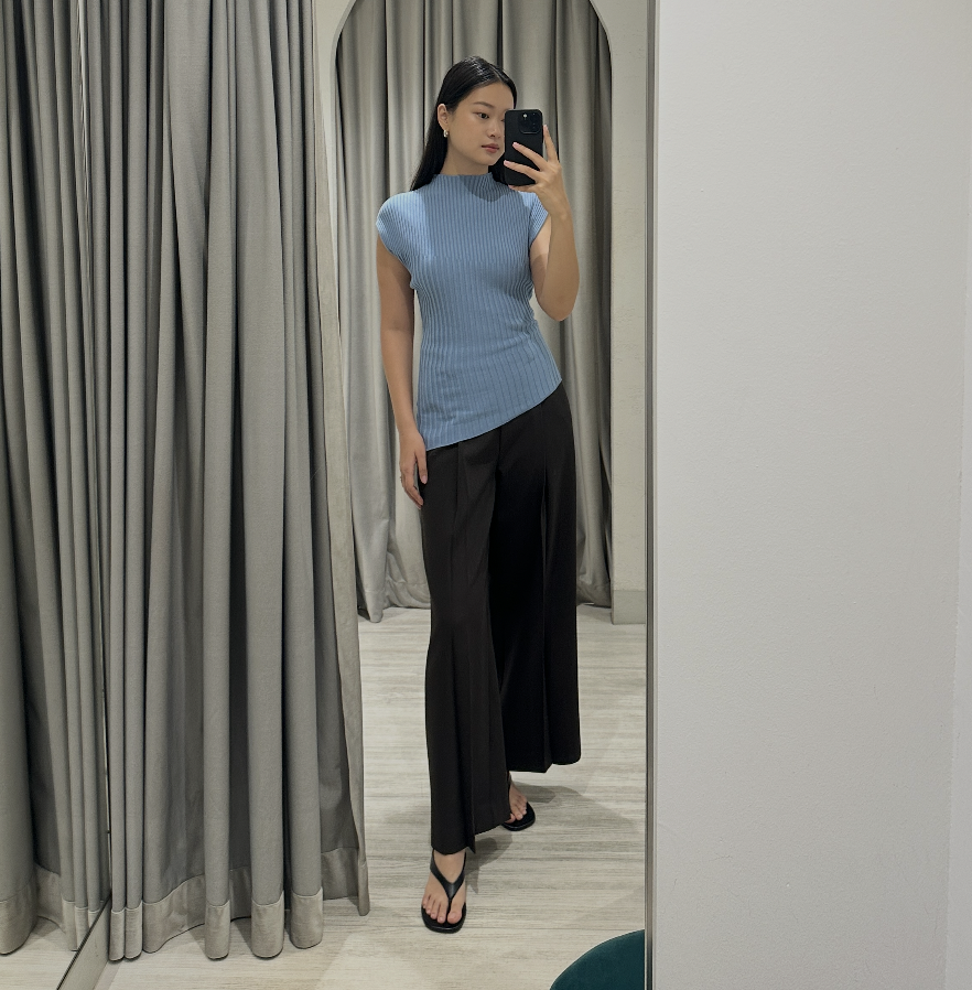 @eun_mjy 164cm, Bust 30.5", Waist 24", Hips 35"