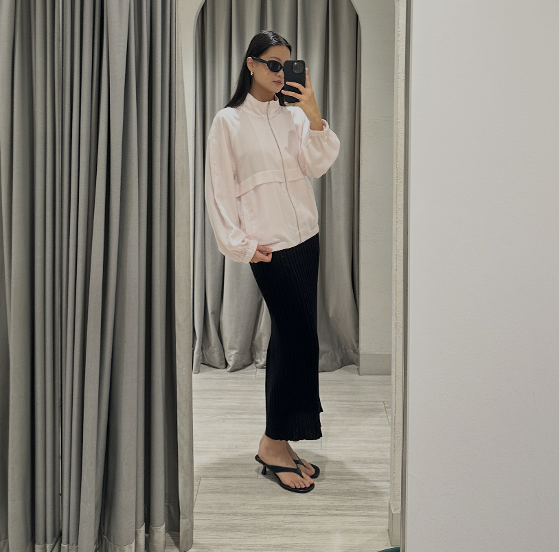 @eun_mjy 164cm, Bust 30.5", Waist 24", Hips 35"