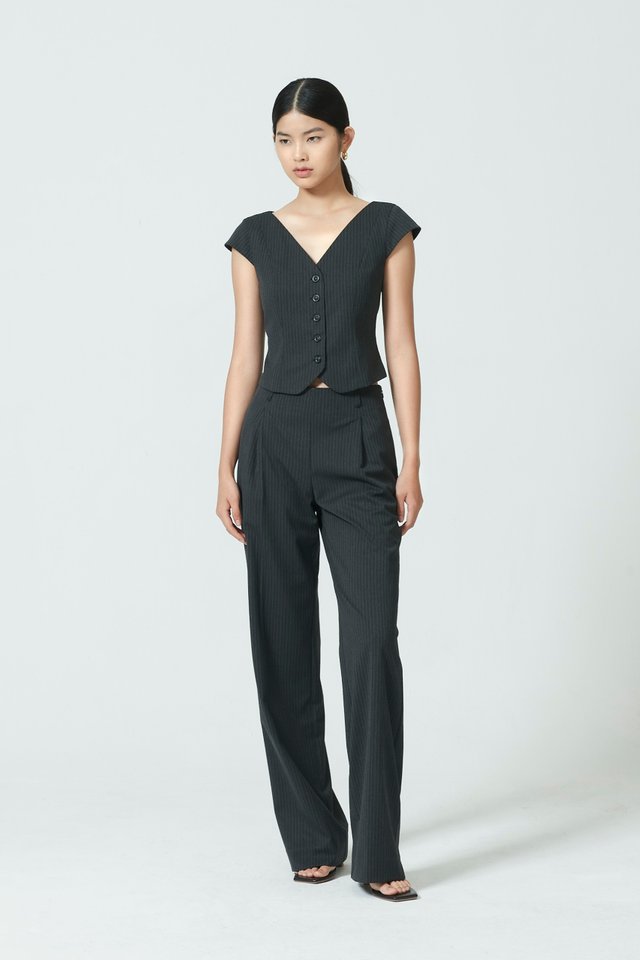 TAILORED BUTTON FRONT TOP