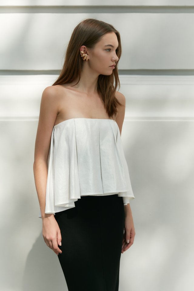 PLEATED STRAPLESS TOP