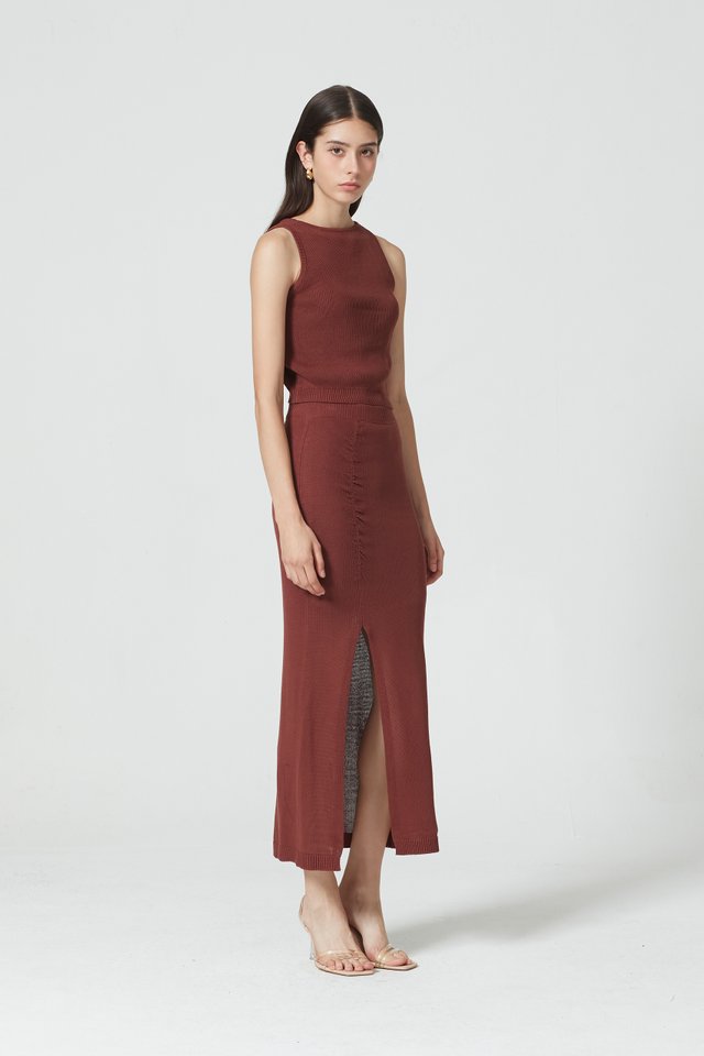 TEXTURED MIDI SKIRT WITH SLIT