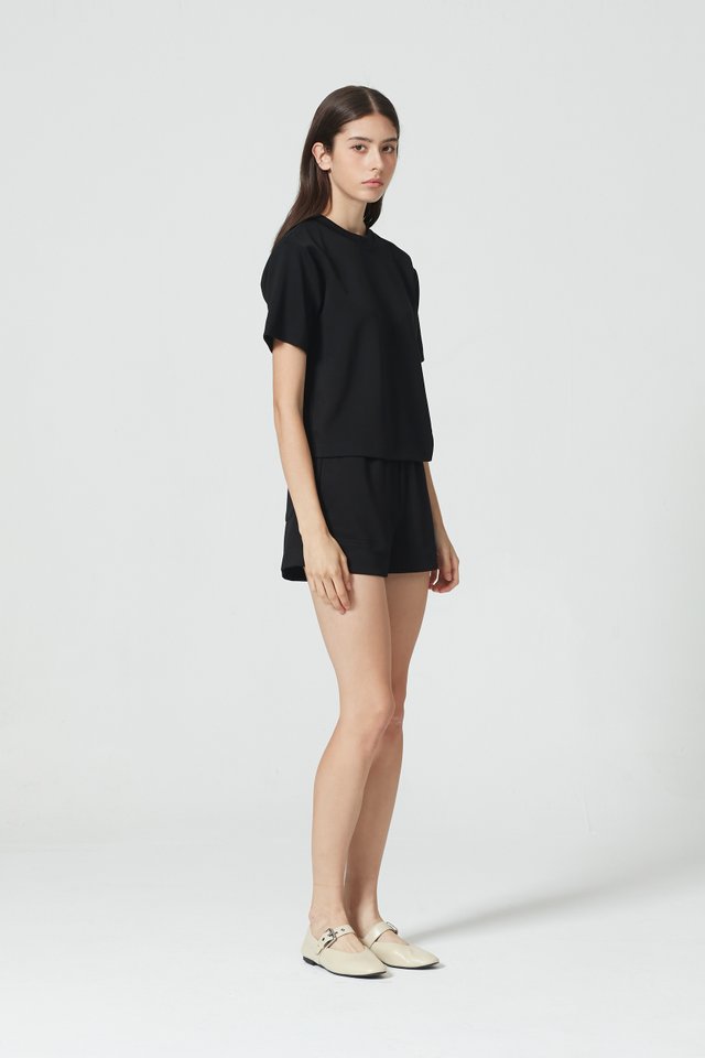 ASYMMETRIC HEM SWEAT TOP