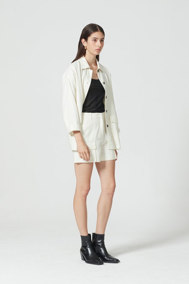 OVERSIZE BUTTON FRONT JACKET