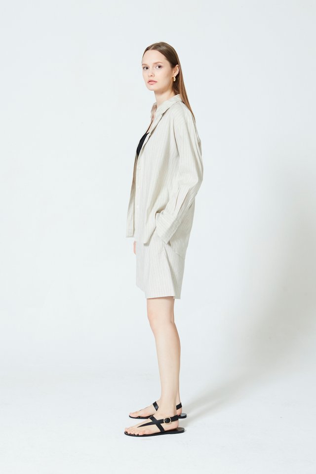 OVERSIZED PINSTRIPE SHIRT