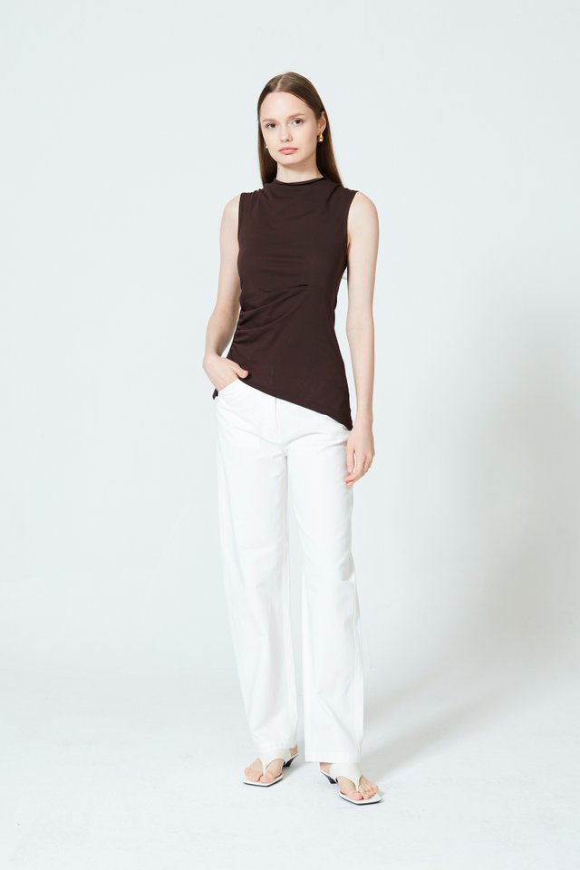 RUCHED SLEEVELESS TEE