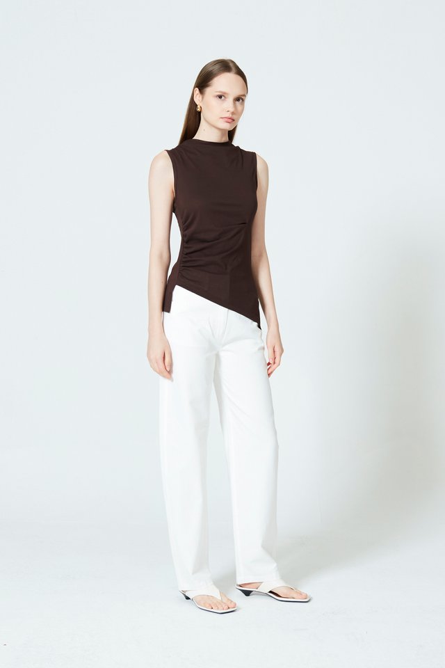 RUCHED SLEEVELESS TEE