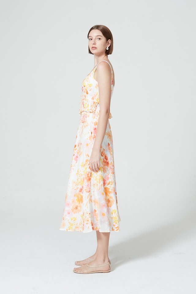 FLORAL BUTTON FRONT TOP