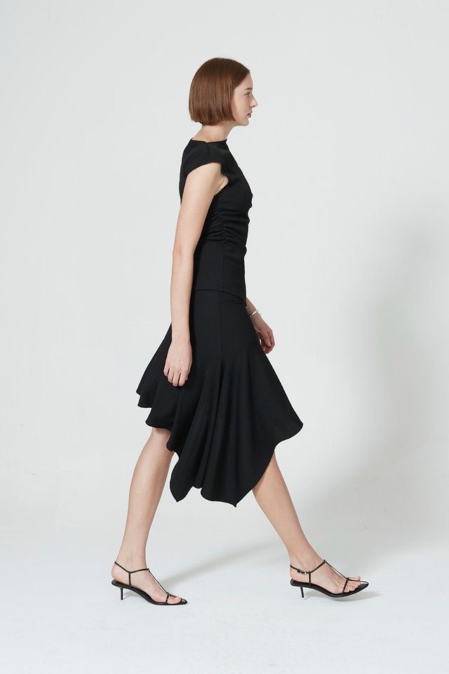 ASYMMETRIC RIBBED SKIRT