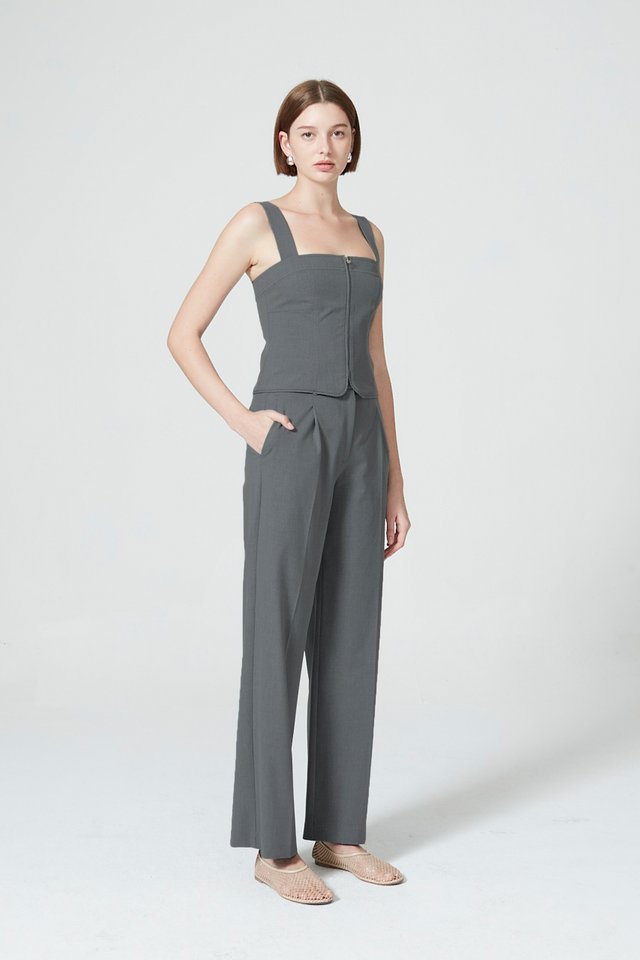 PLEATED STRAIGHT PANTS