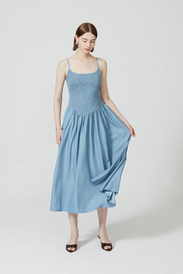 SLEEVELESS SMOCKED DRESS