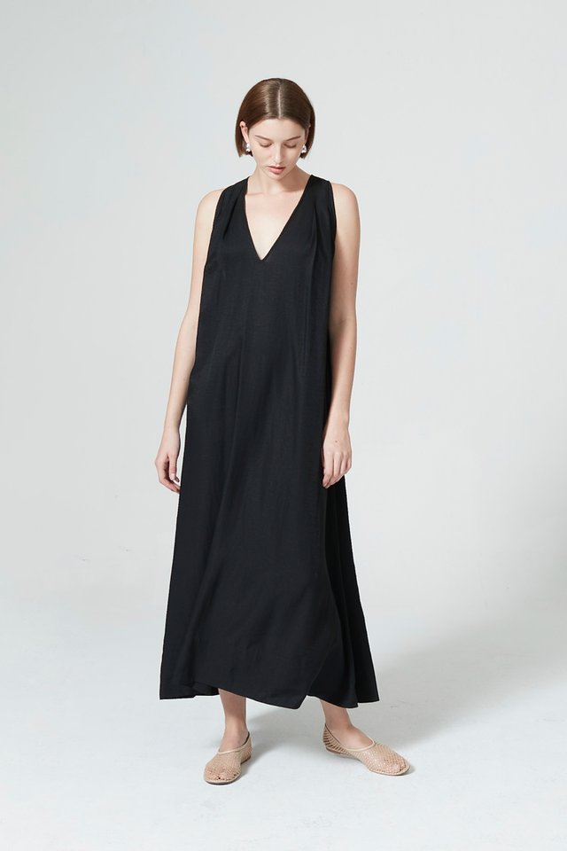 V-NECK MAXI DRESS WITH INNER SLIP
