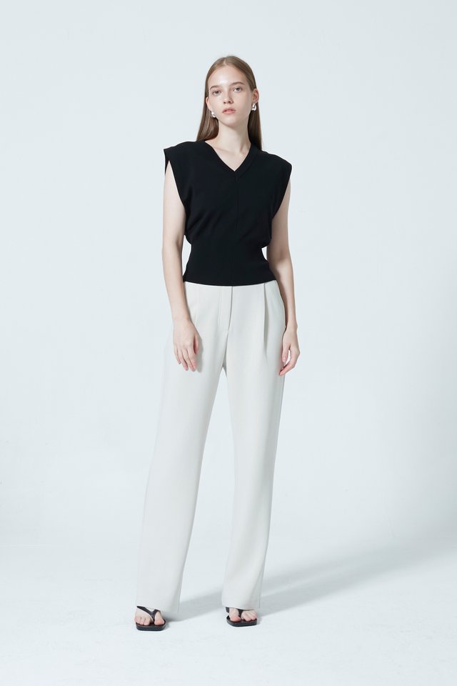 V-NECK SLEEVELESS TOP