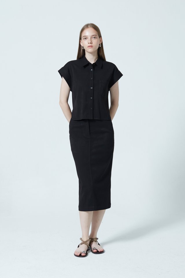 BOXY SLEEVELESS SHIRT