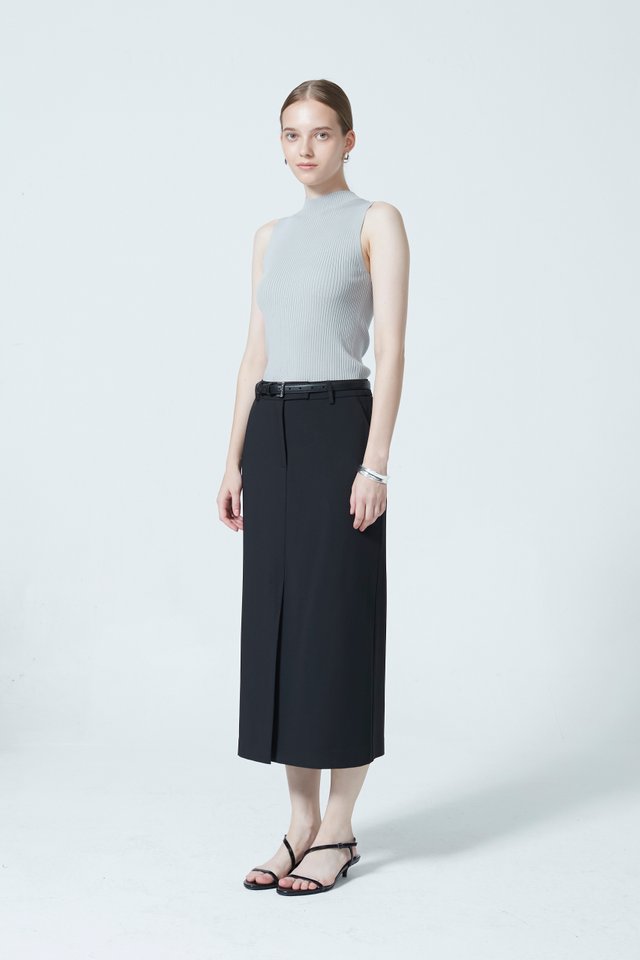 RIBBED HIGH NECK TOP