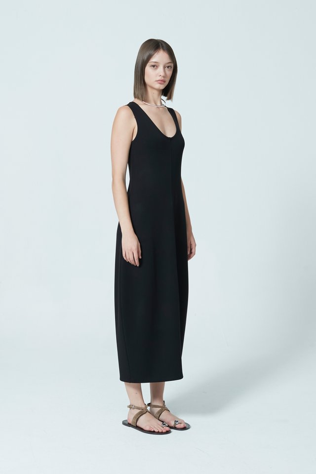 SLEEVELESS COCOON DRESS