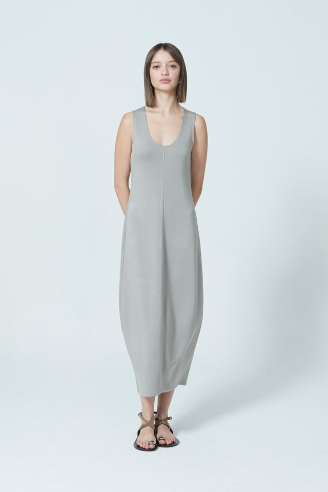 SLEEVELESS COCOON DRESS