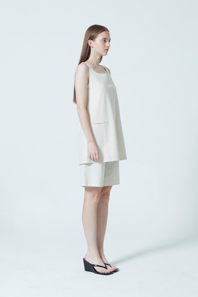 SQUARE NECK TRAPEZE TOP