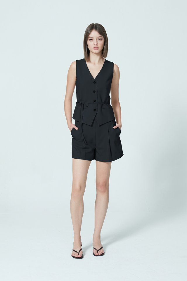 BOX PLEATED SHORTS