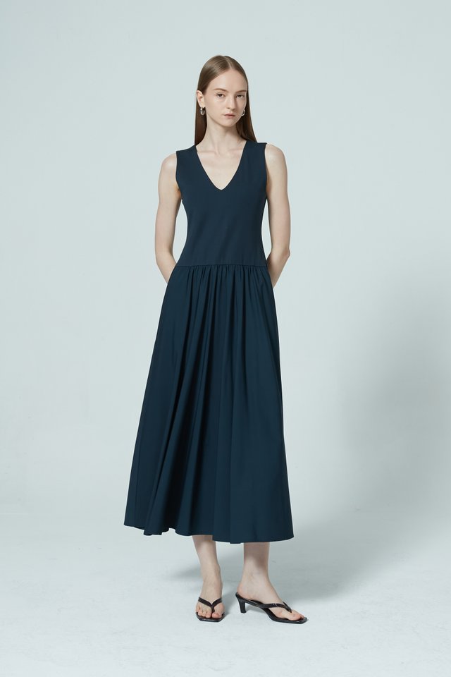 V-NECK MAXI DRESS