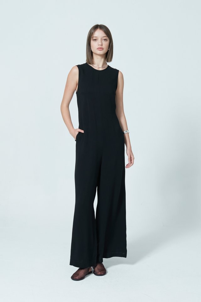 RELAXED WIDE LEG JUMPSUIT