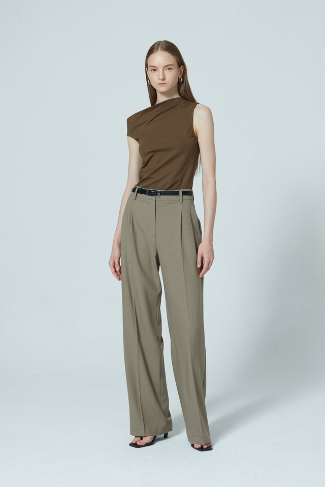 ASYMMETRIC SHOULDER TOP