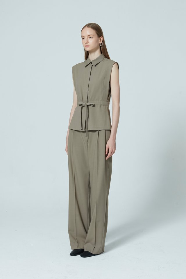 BELTED SLEEVELESS SHIRT