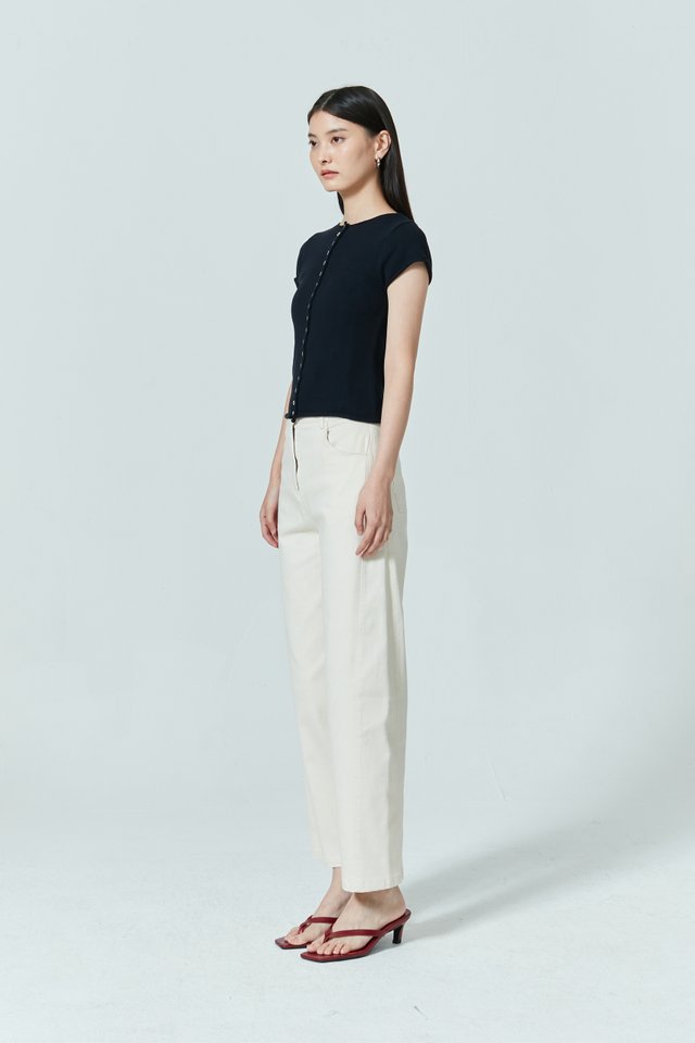 BUTTON FRONT KNIT TOP