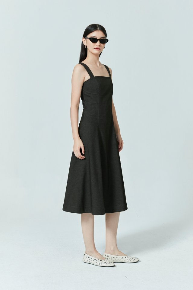 SLEEVELESS DENIM MIDI DRESS