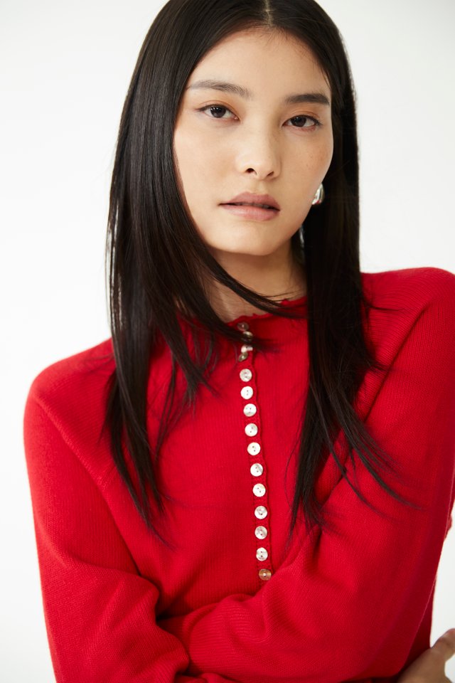 BUTTONED LONG SLEEVE KNIT TOP