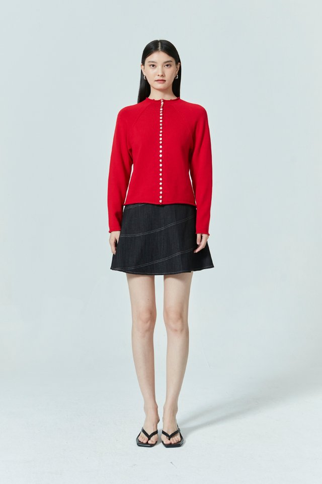 BUTTONED LONG SLEEVE KNIT TOP