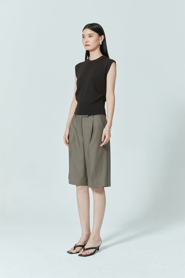 TAILORED BERMUDA SHORTS