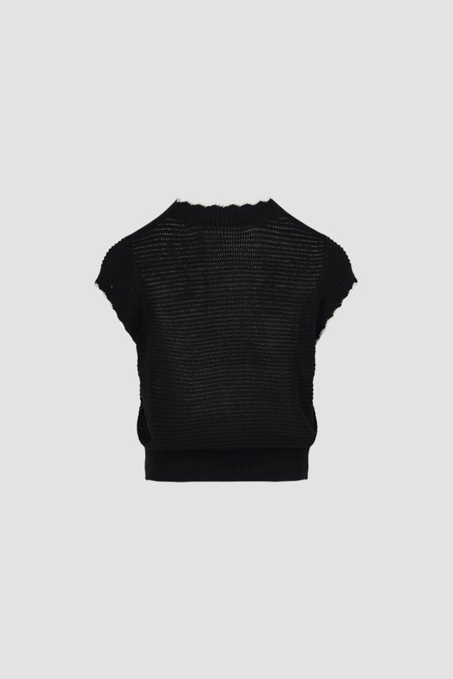 CONTRAST TRIM KNIT TOP