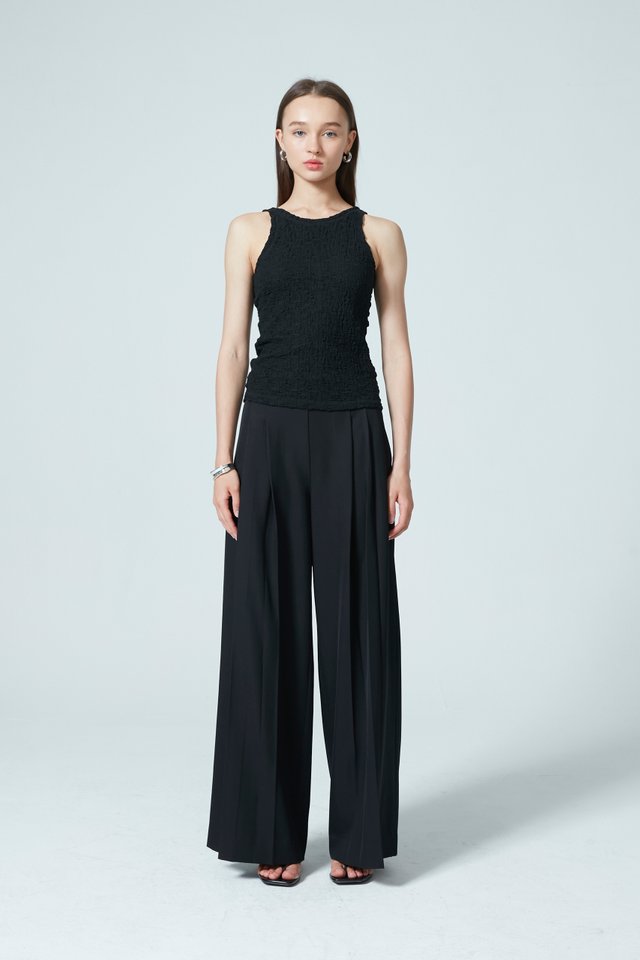 CRINKLED SLEEVELESS TOP